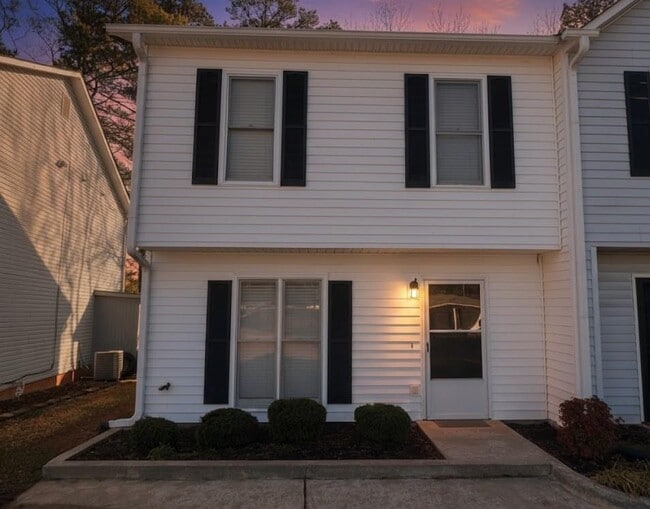 Photo - 462 Peachtree Ridge Dr NW