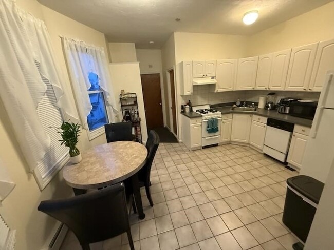 Photo - 126-128 Vernal St Unit 3