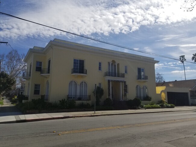Photo - 340 E Saint James St Apartments Unit 2