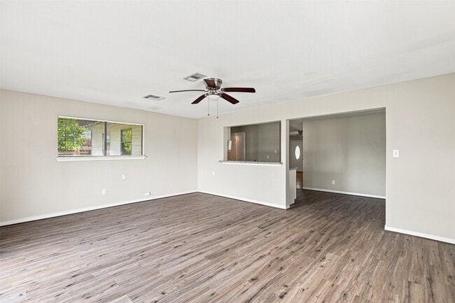 Photo - 509 Avenue J