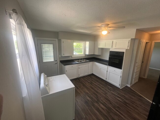 Building Photo - 3050 S Franklin Ave Rental