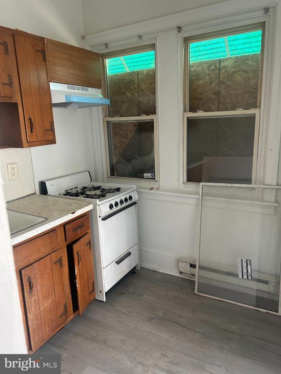 Photo - 1550 Ruan St