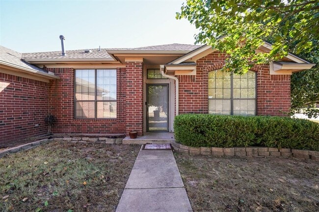 Building Photo - 16300 Seminole Pointe Pl