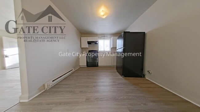 Photo - 610 Hawthorne Ave