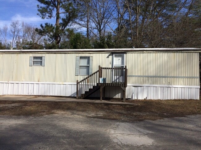 Building Photo - 2 Bedroom, 2 Bath