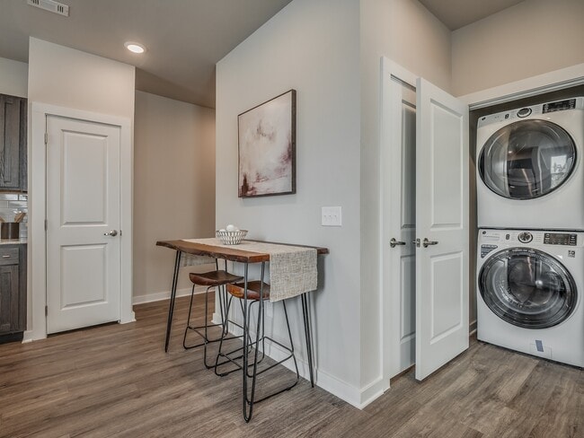 Raina - 1 Bed / 1 Bath - 646-705 Sq.Ft.