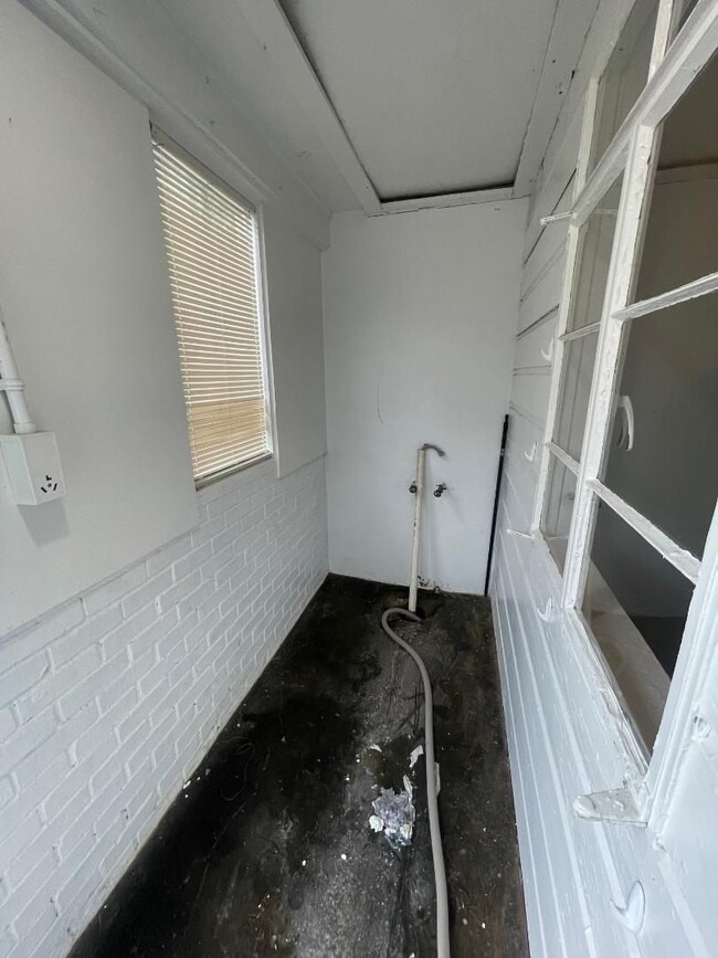 Photo - 1 Bed 1 Bath Duplex For Lease