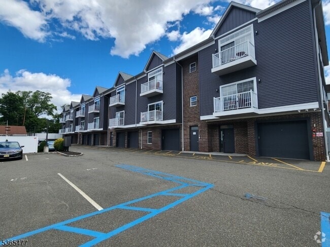 Building Photo - 59 Willet St Unit 14 Rental