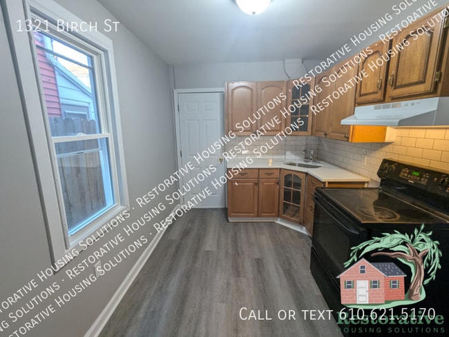 Photo - 1321 Birch St