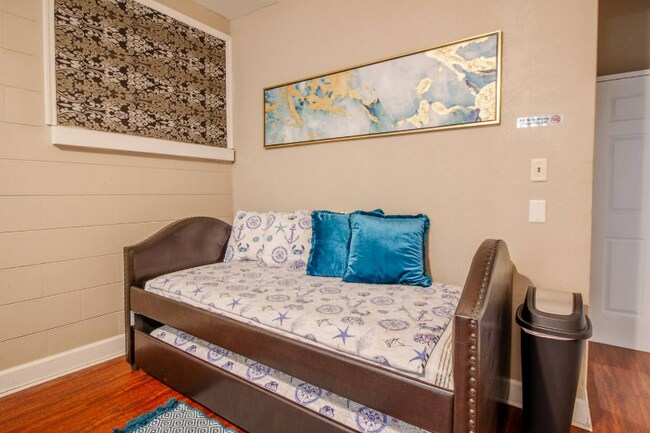 Photo - 1245 Catalpa Ln Unidad 2