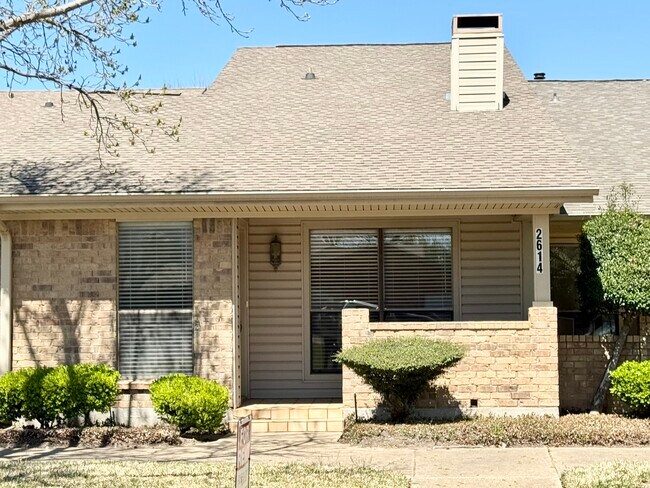 Front Entry & Porch - 2614 Woodrow Blvd