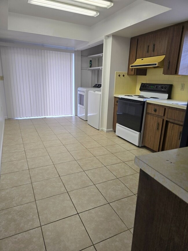 Photo - Amazing 2/1 Near Downtown Inverness!!!