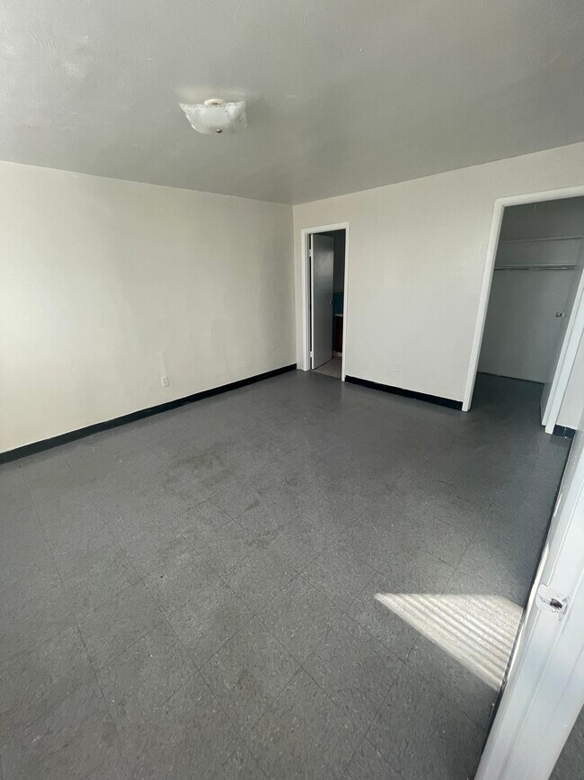 Photo - 947 Grand Ave