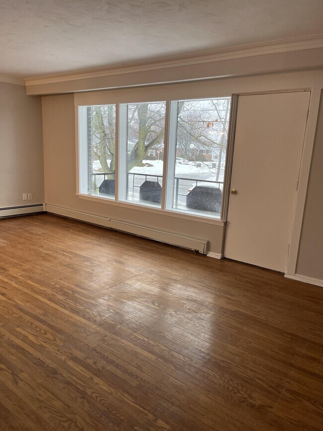 Photo - 230 Victoria St N Unit 4