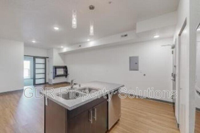 Photo - 950 4th St NW Unit 305