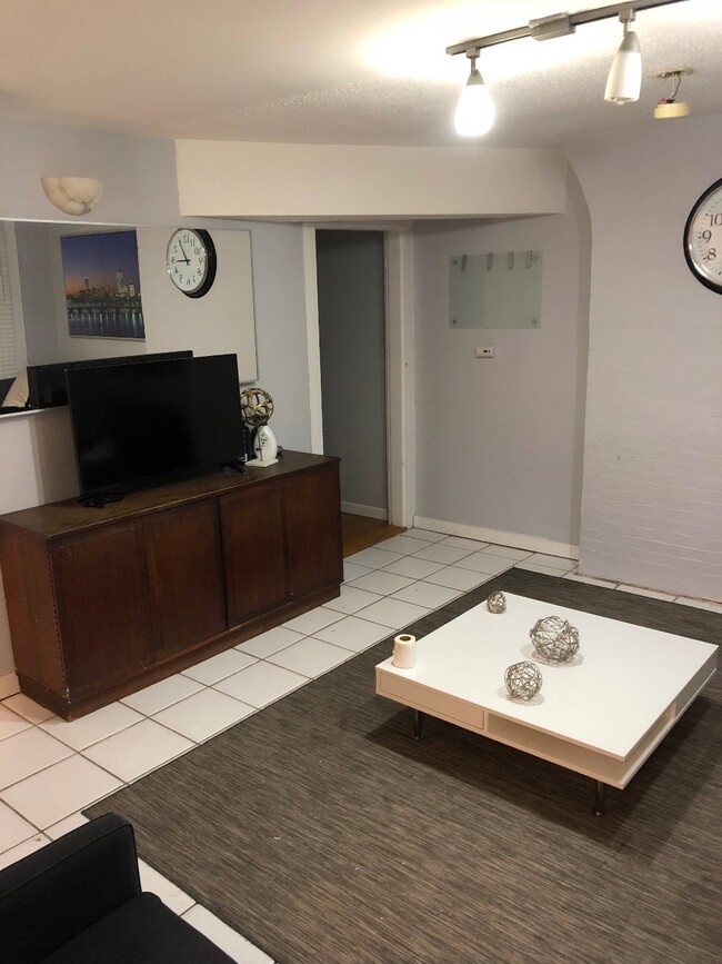 Photo - 429 Marlborough St