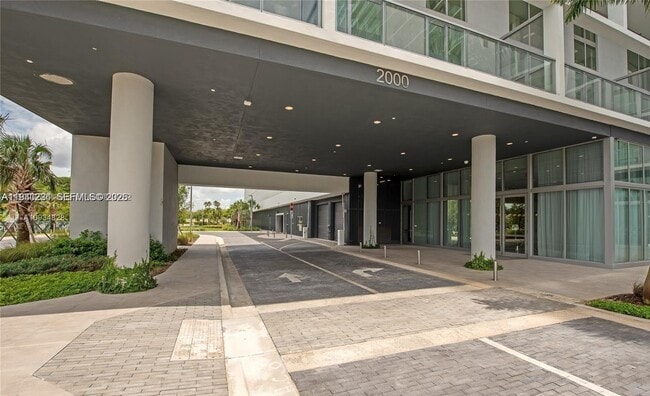 Photo - 2000 Metropica Wy Unit 2606