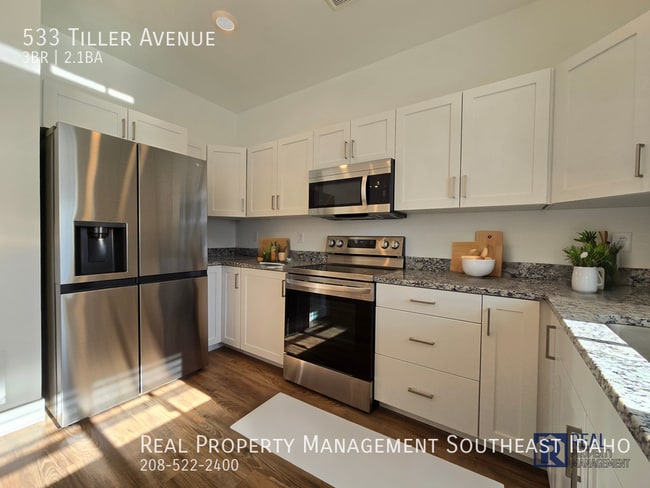 Photo - 533 Tiller Ave