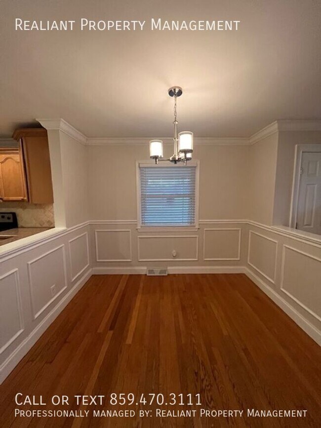 Photo - 1033 Della Dr