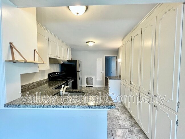 Photo - 72 Lyman St