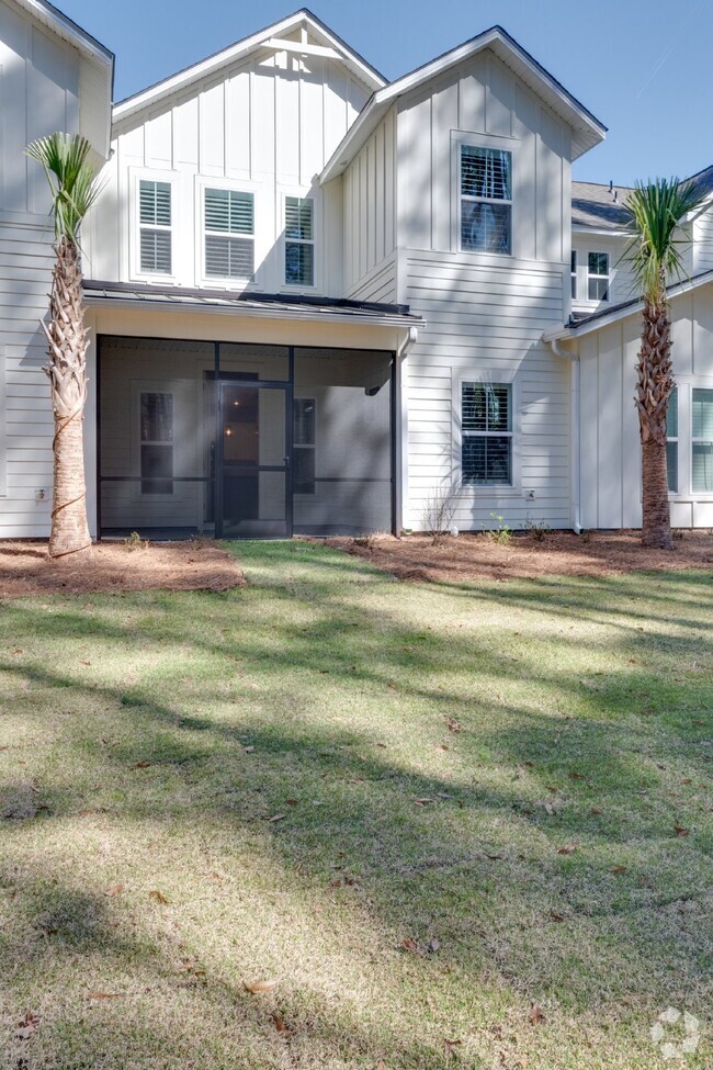 Building Photo - Three-bedroom Townhouse with a wooded view...