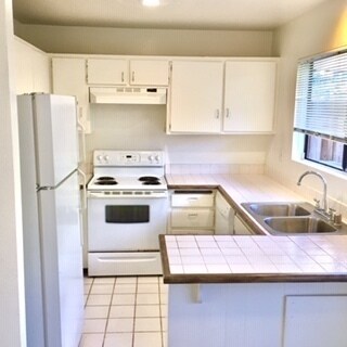 Photo - Available Now! 2BDRM/1.5BATH CONDO IN SAN DIEGO