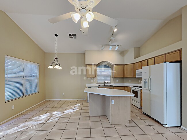 Photo - 15681 W Magnolia St