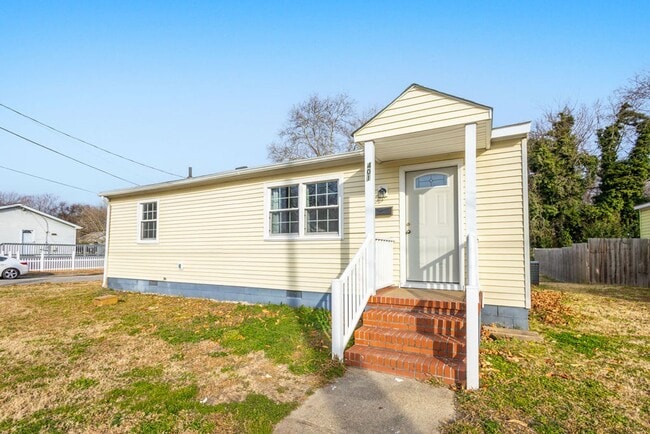 Building Photo - 3 Bed 1 Bath Home for Rent in Hampton!