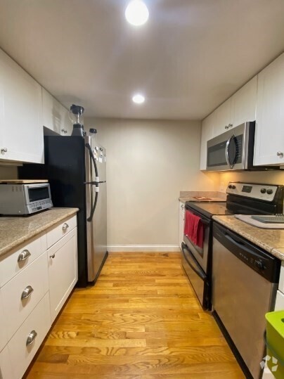 Building Photo - 317 St Paul St Unit 4 Rental