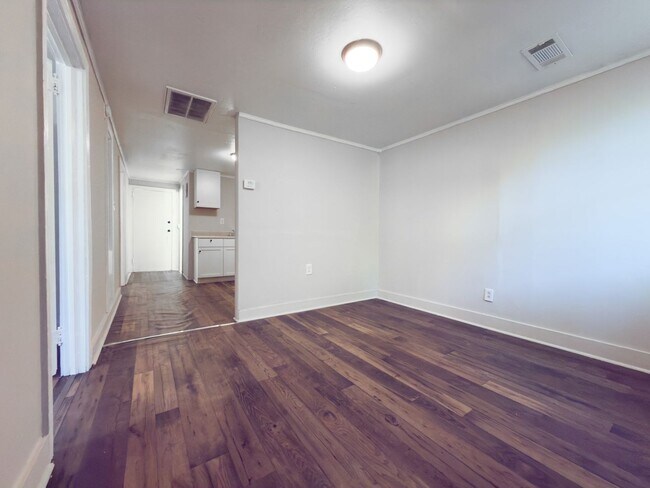 2181 Eleanor Dr Unit B