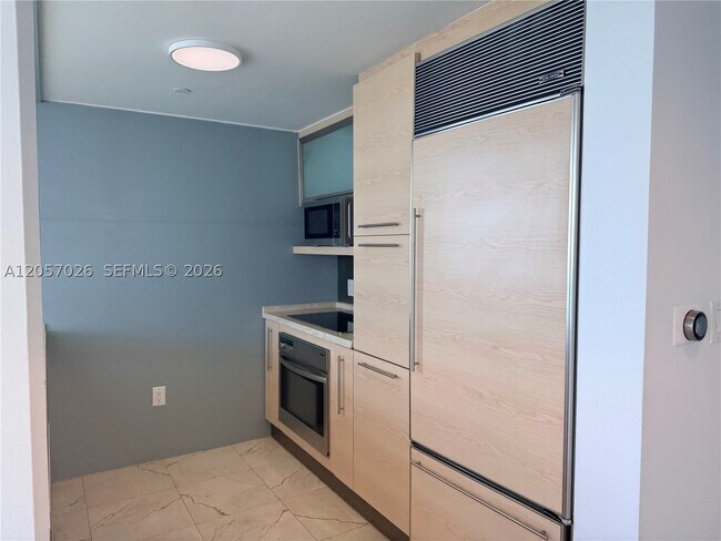 Photo - 6000 Indian Creek Dr Unit 17A