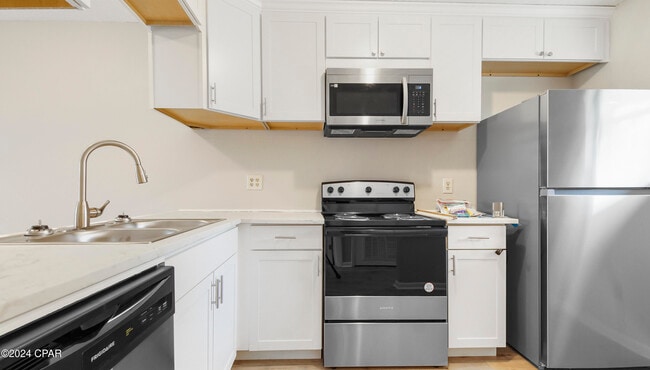 Photo - 5113 E 10th St