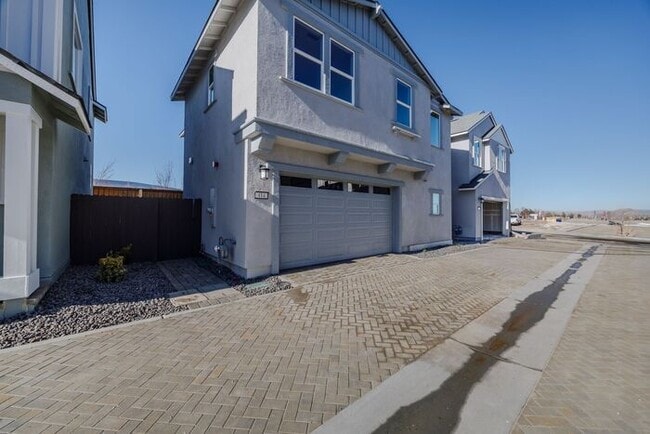 Photo - Brand new Arrowcreek Stunner!