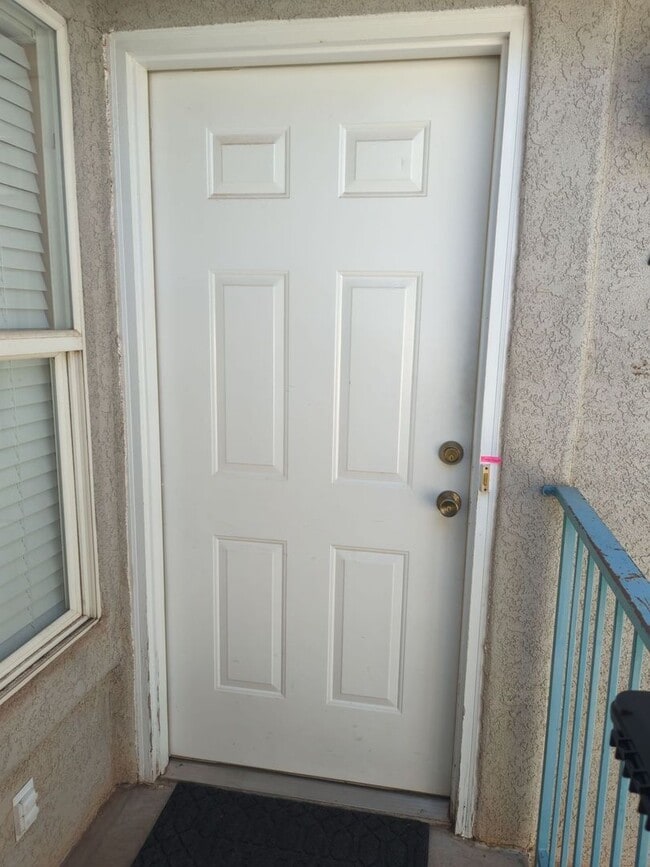 Photo - Conveniently Located 3 Bedroom 2 Bathroom Unit!