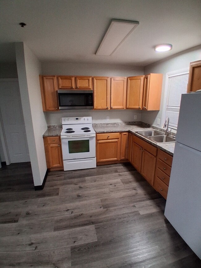 Photo - 204 Grand Ave Unidad 15