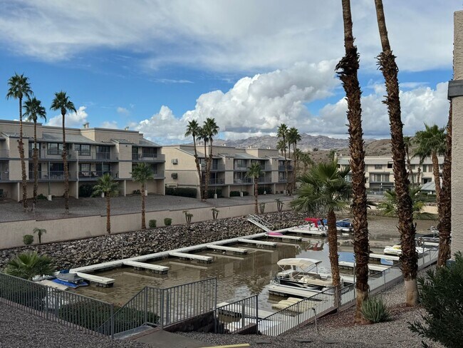 Photo - Riverfront 2BR Condo Great Views, Luxury Furnished incl UTILITIES Unit F5