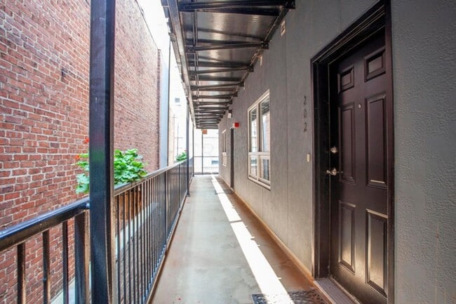 Photo - 160_WALL Unit 160_WALL