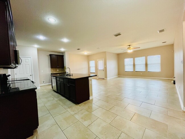 Photo - 107 Tranquilo Dr