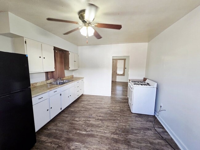 Photo - 1001 S Main St