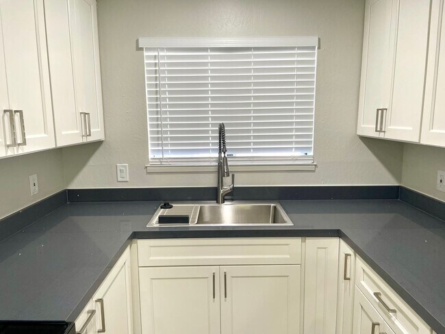 Photo - Fully Remodeled 2bedroom near downtown Unit 12
