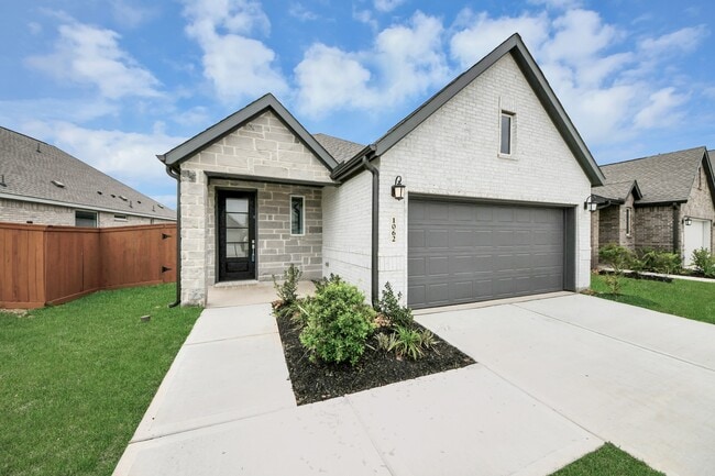 Photo - 1062 Blue Stone Dr