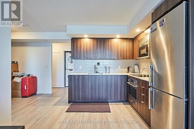 Photo - 225 Village Green Square Unit 1804