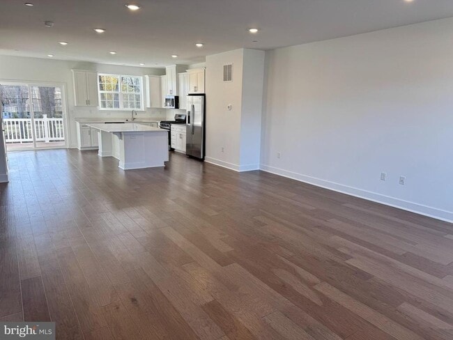 Photo - 117 FRED CLARK Dr