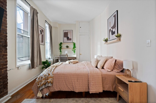 Building Photo - 1762 2nd Ave Unit SI ID1323920P