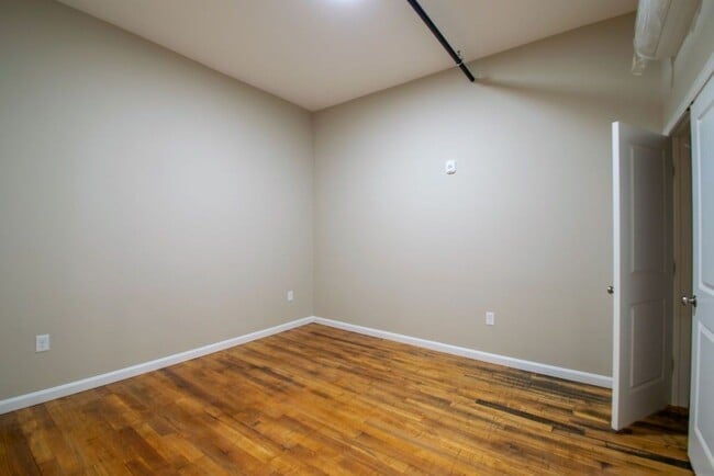 639 Main St Unit 202