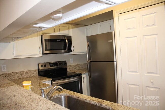 Photo - 19839 Henderson Rd Unit M