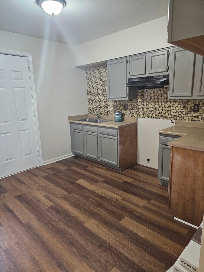 Photo - 1704 De Soto Terrace