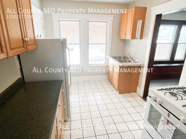 Photo - 9423 Denison Ave