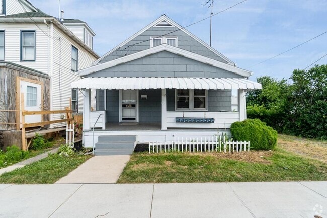 Building Photo - 661 Frederick St Rental