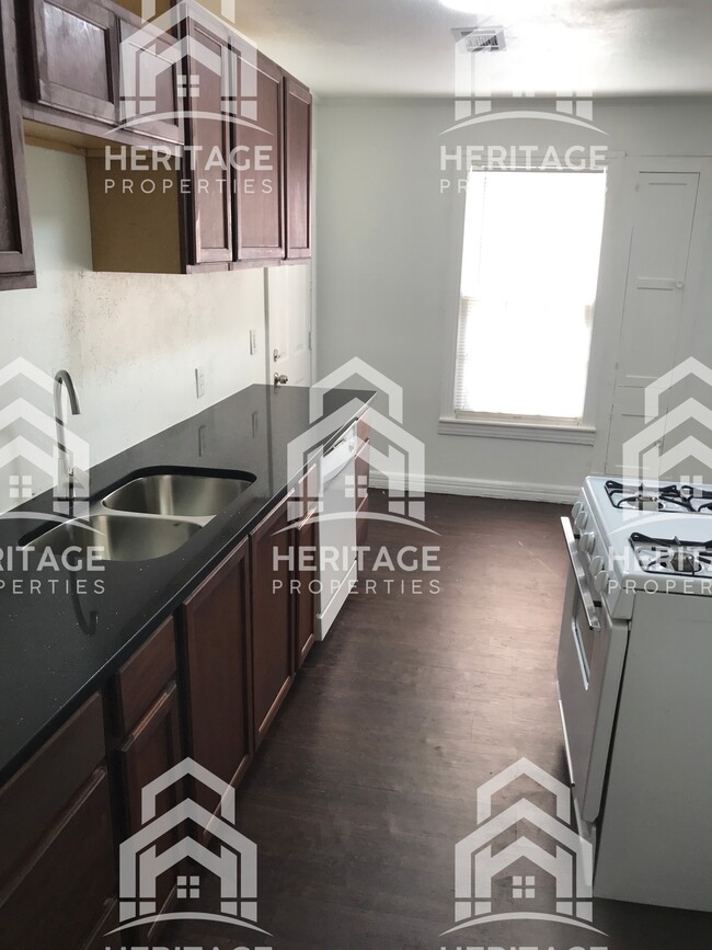 Photo - 1040 Colvin St